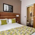 Otel Chabrol Opera 3*