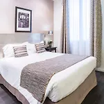 Chabrol Opera Otel