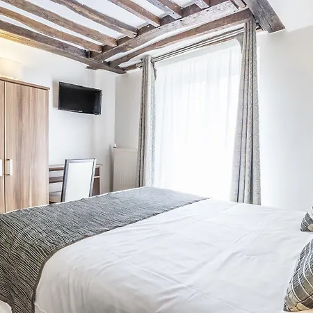 Chabrol Opera Hotel