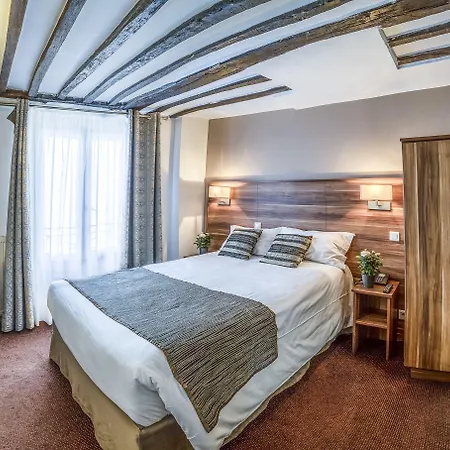 Chabrol Opera מלון