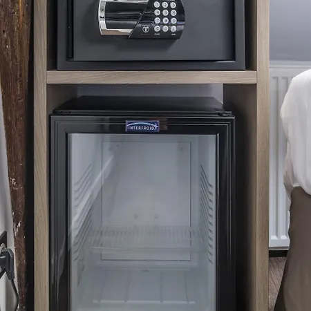 מלון Chabrol Opera 3*