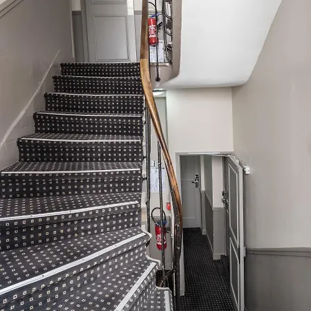 ホテル シャブロル オペラ 3*