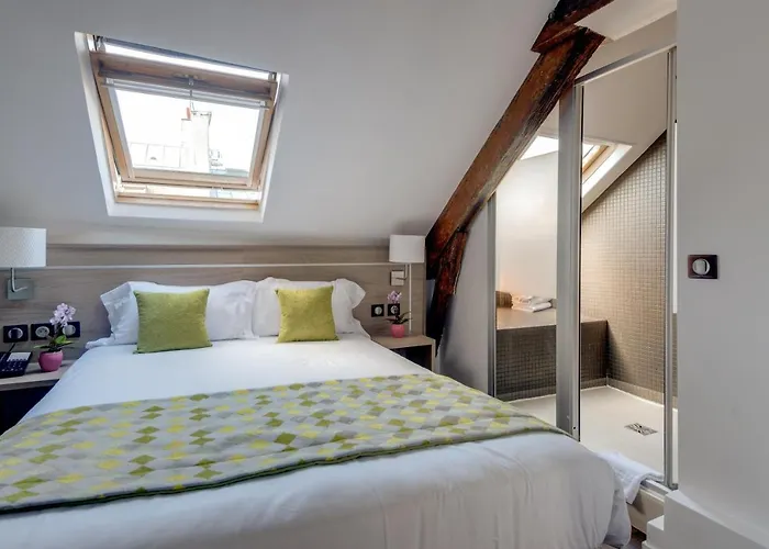 Chabrol Opera Hotel Paris