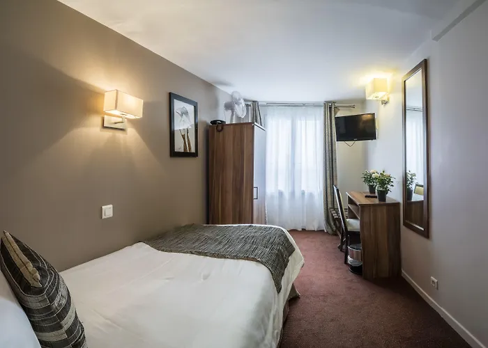 Chabrol Opera Hotel 3*