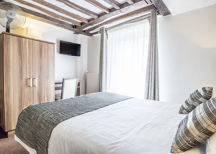 Chabrol Opera Hotel 3*