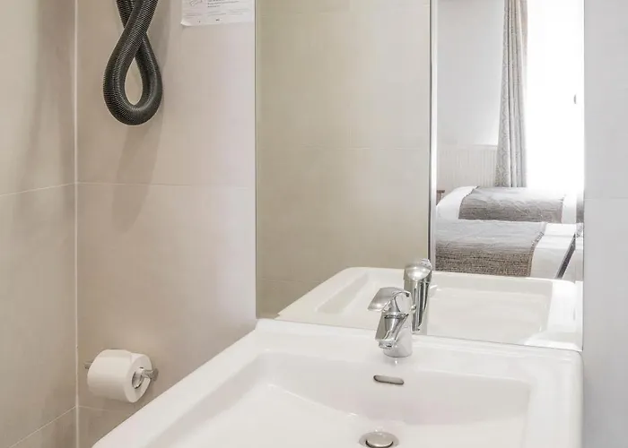 Chabrol Opera 3* Paris